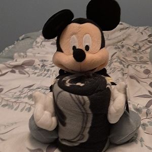 Steelers Micky Mouse and blanket NWT